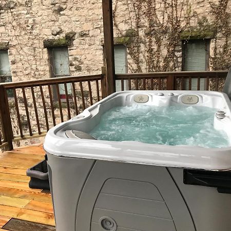 Private Luxury Suite With Hot Tub Downtown Eureka Springs Kültér fotó